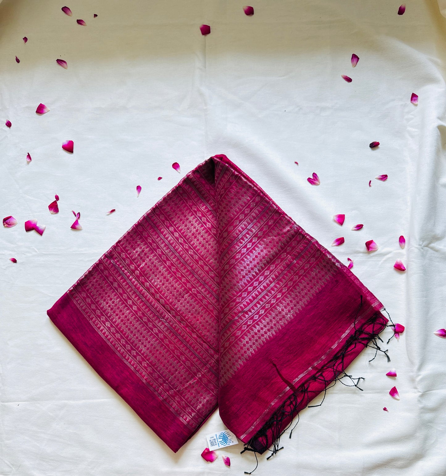 Premium Linen Saree with Contemporary Finish