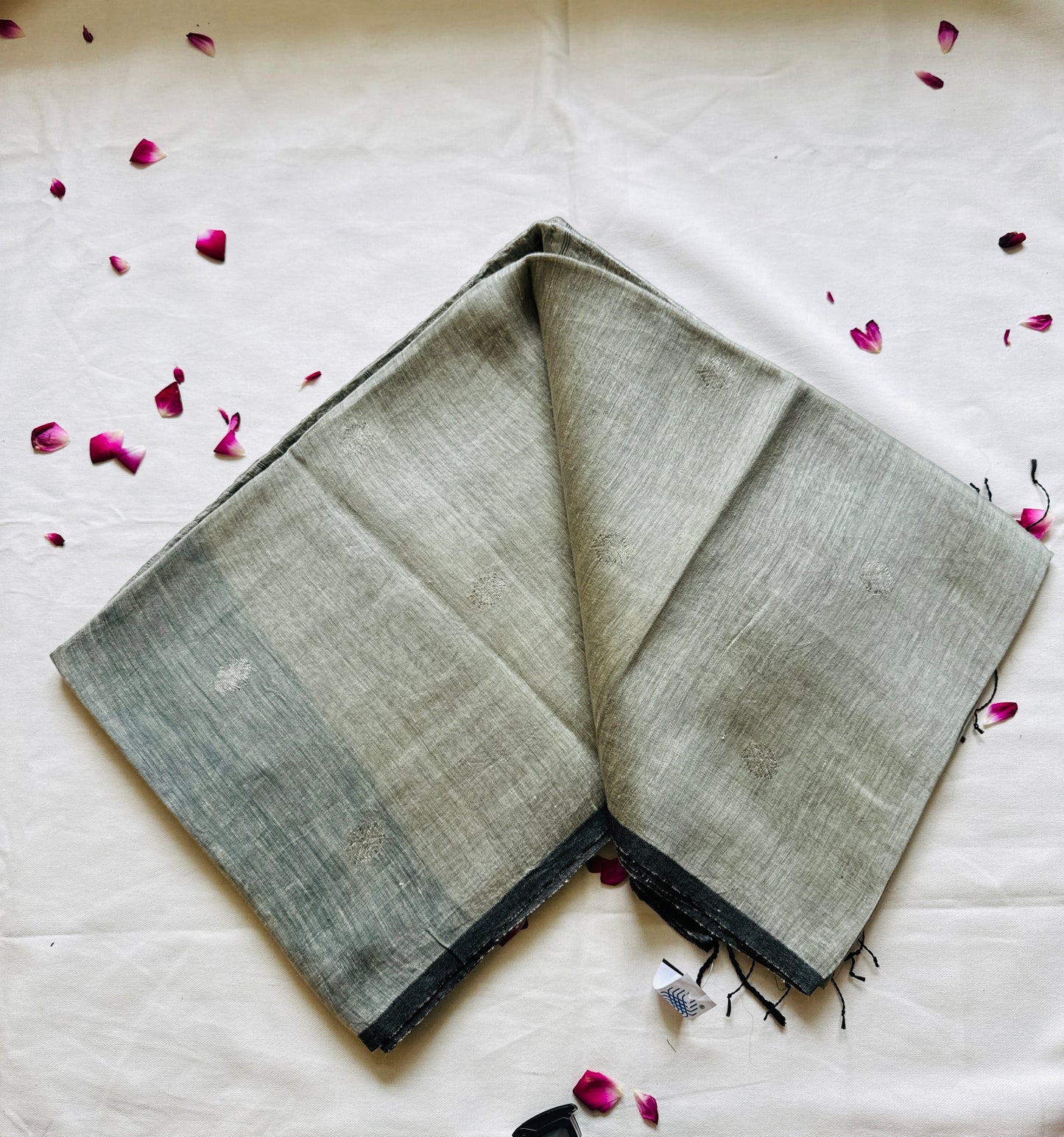 Premium Linen Saree with Contemporary Finish